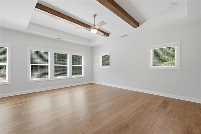 Building Photo - 401 Oakleigh Ave