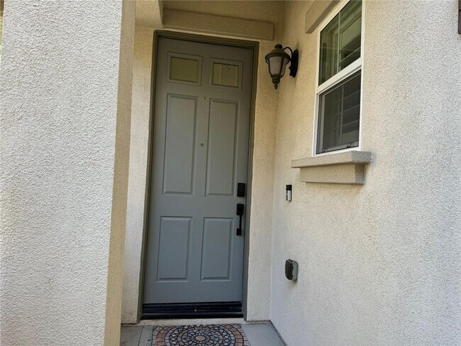 Building Photo - 336 W Cork Tree Dr