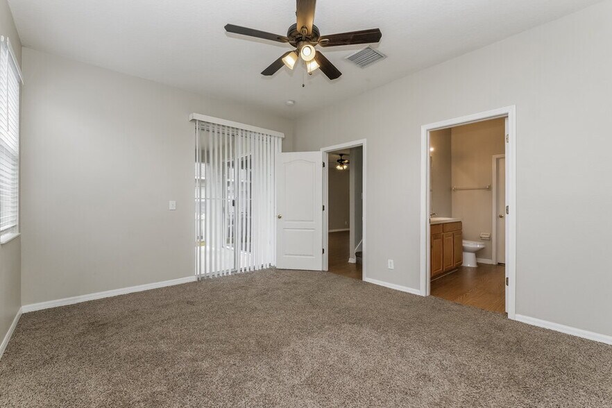 Building Photo - 8564 Deer Chase Dr
