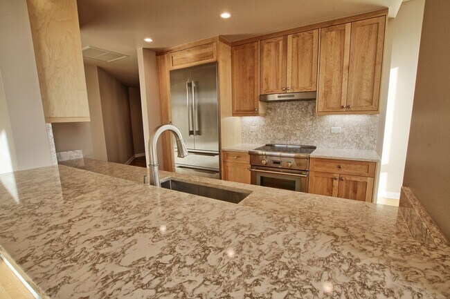 Building Photo - 2400 E Cherry Creek S Dr