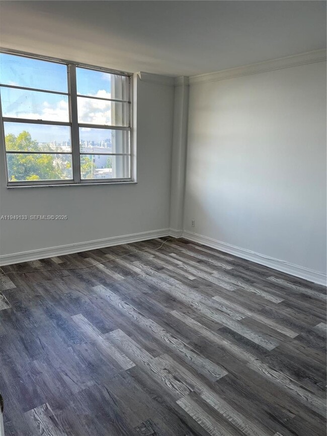 Building Photo - 1455 N Treasure Dr