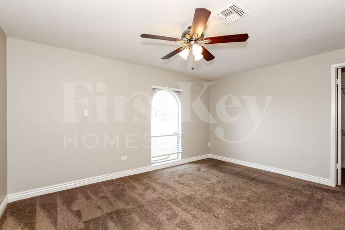 Building Photo - 5627 W Sunnyslope Ln