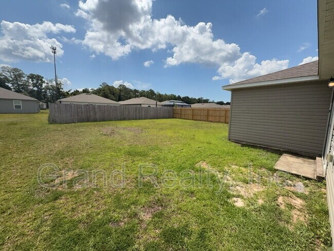 Building Photo - 4360 Jitterbug St