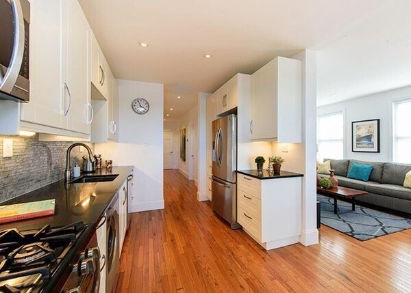 Building Photo - 154 Falcon St