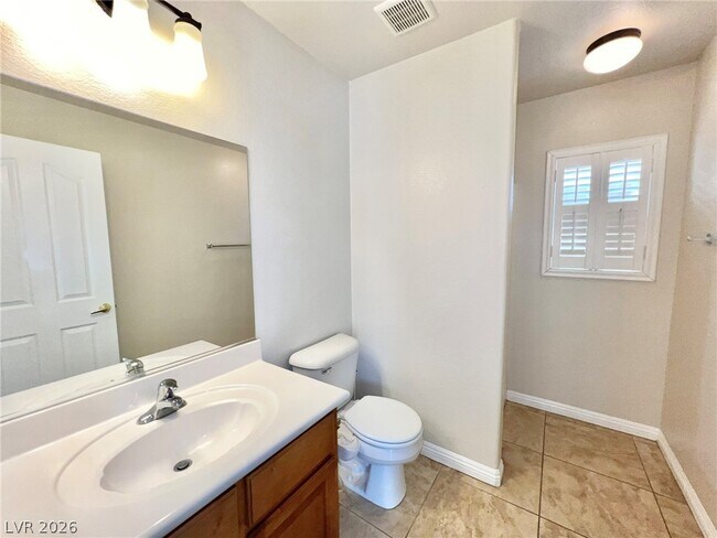 Building Photo - 5014 Tunnel Falls Dr