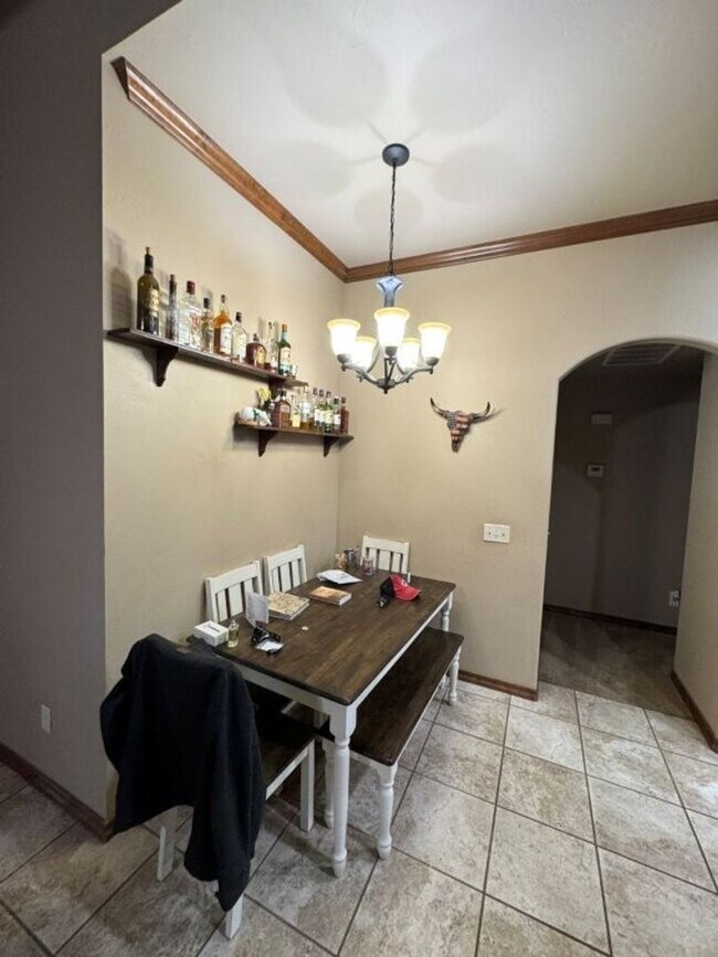 Building Photo - 3 bed, 2 bath, 2 car storm shelter in Yuko...
