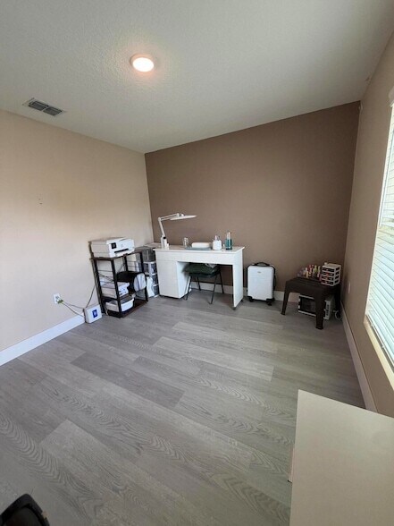 Building Photo - 4249 SW Whitebread Rd