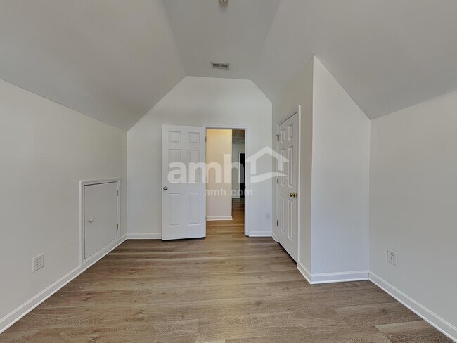 Building Photo - 1312 Ujamaa Dr