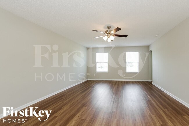 Building Photo - 1102 Eastwood Dr