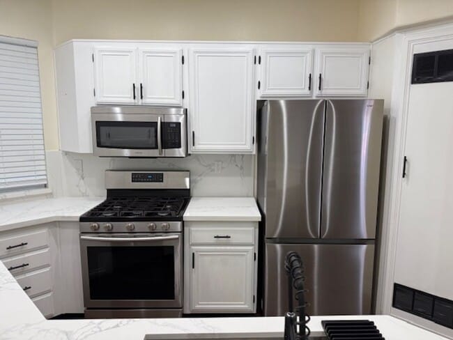 Building Photo - 2 bed 1.5 bath in Dakota Community in Wago...