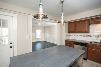 Building Photo - 130 Van Dam St