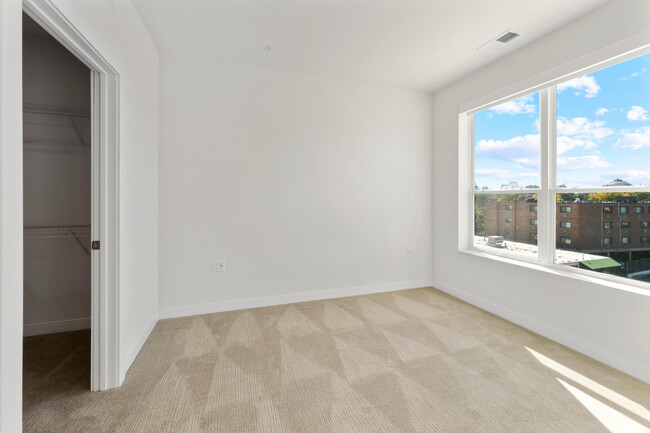 Building Photo - 5945 6th Ave
