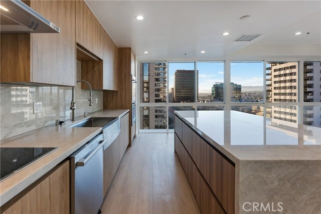 Building Photo - 10750 Wilshire Blvd