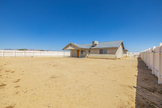 Building Photo - 6940 Quezon Ave