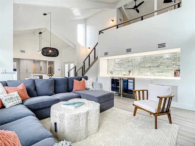 Building Photo - 104 Angelfish Ln