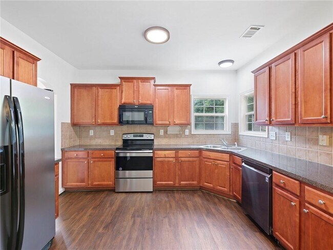 Building Photo - 3926 Walnut Grove Way