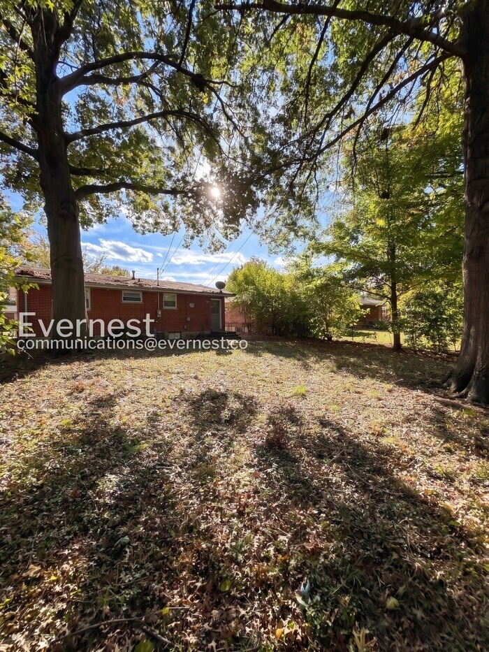 Building Photo - 1359 Cove Ln