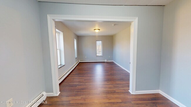 Building Photo - 16 Bailey St