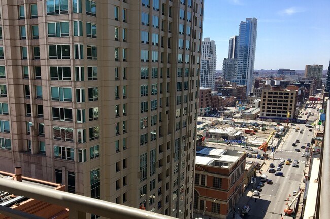 Building Photo - 630 N State St