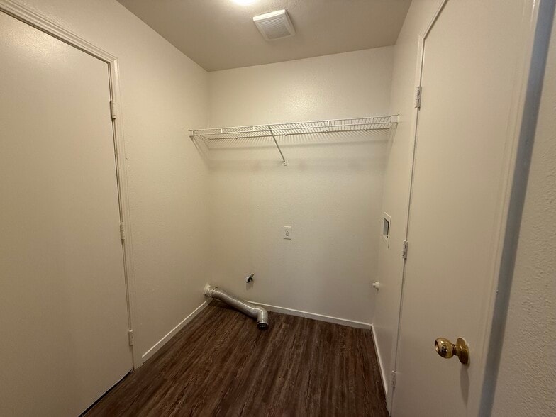 Building Photo - 8133 Autumn Star Ave