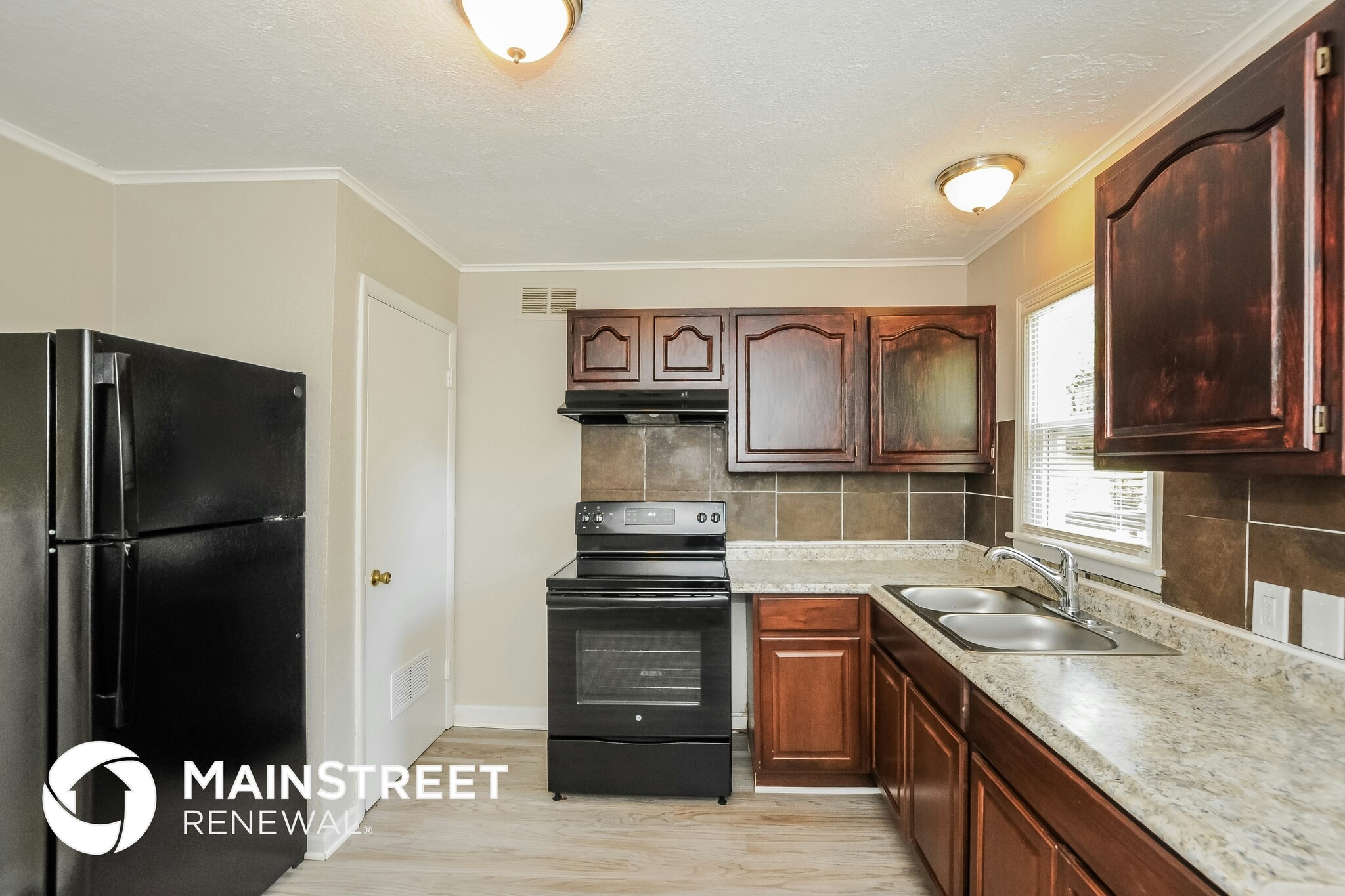 Building Photo - 10306 Oakland Ave