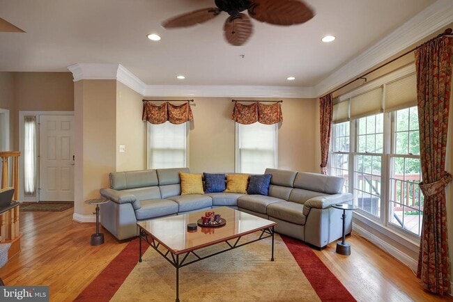 Building Photo - 1200 Treasure Oak Ct