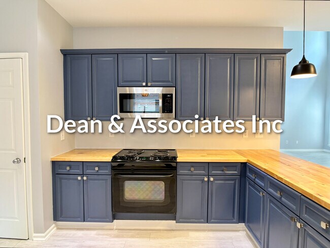 Building Photo - 653 Bentmoor Dr