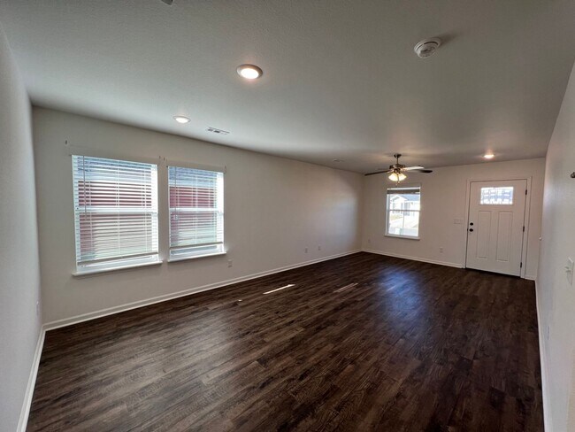 Building Photo - New 3 Bedroom Townhome ($999 Per Month)
