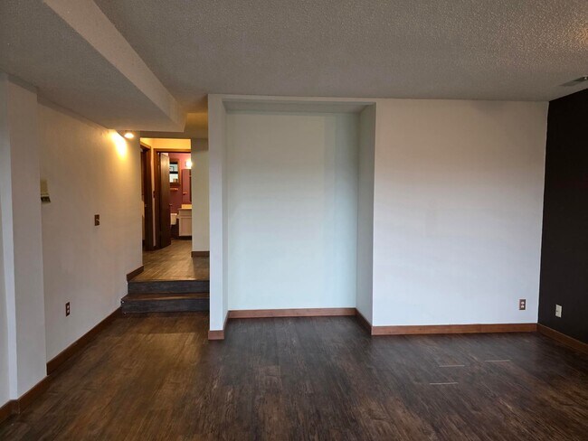 Building Photo - 4 Bedroom Poulsbo Home