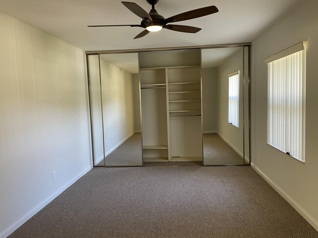 Building Photo - 43 Essex Ct