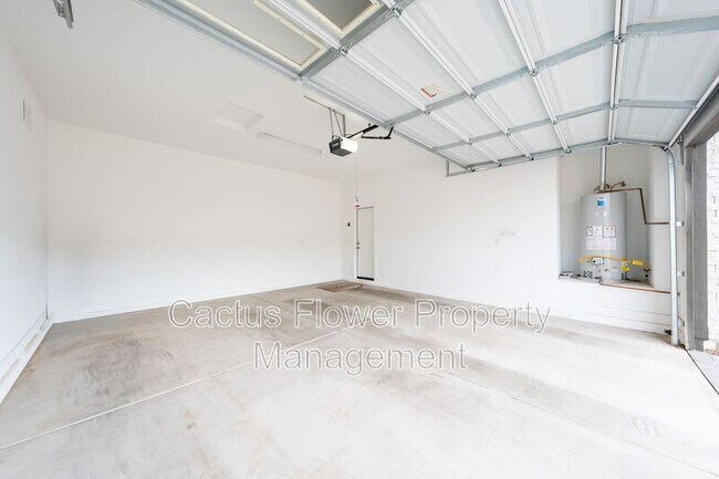 Building Photo - 3130 E Alicia Dr