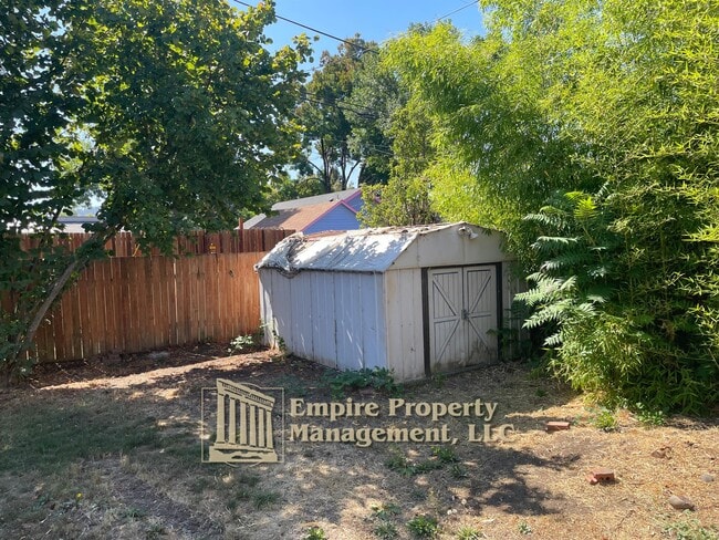 Building Photo - 1764 W 9th Pl