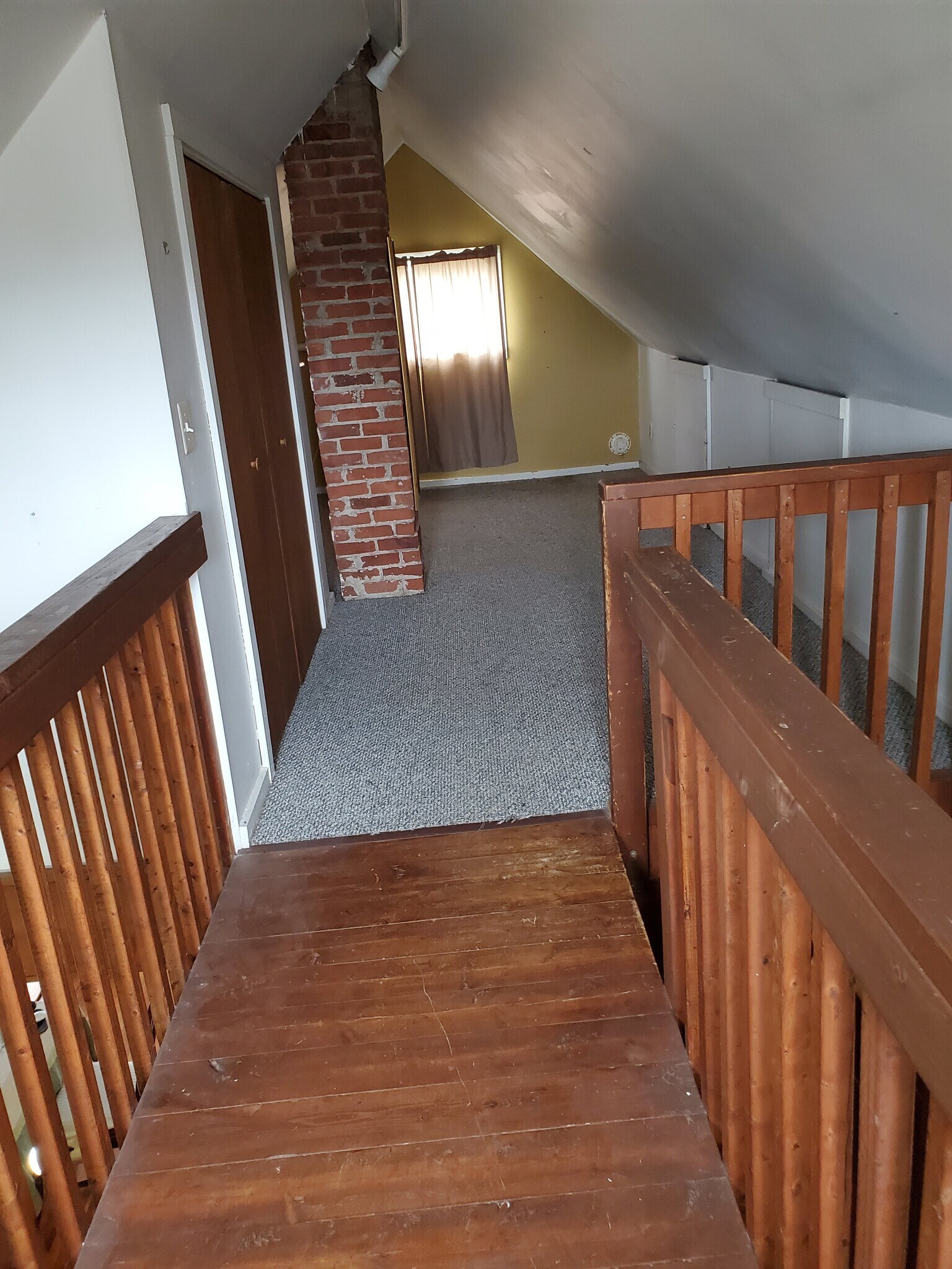 Building Photo - 1046 E Broadway