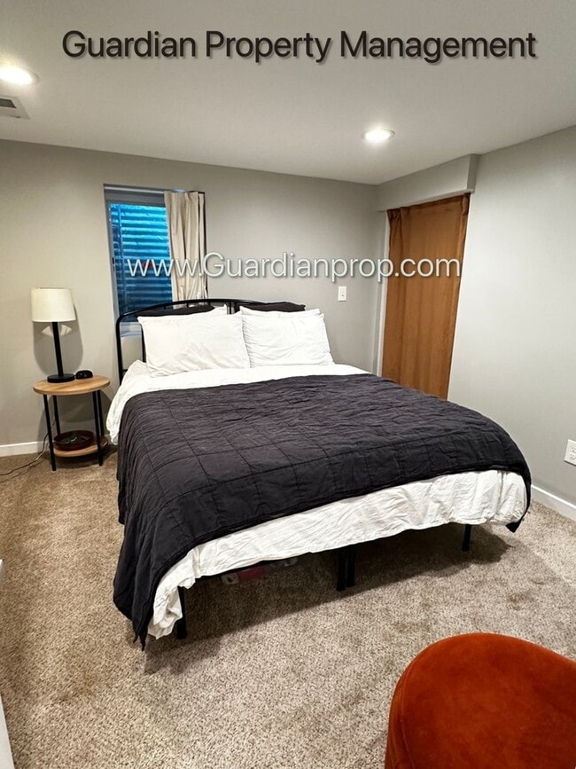 Building Photo - St Louis Park Renovated Single Family Home...