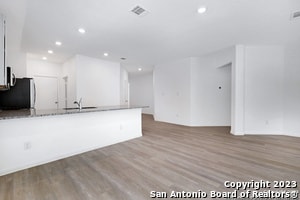 Building Photo - 9242 Landa Falls