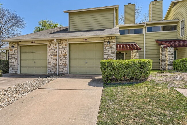 Building Photo - 512 Eberhart Ln