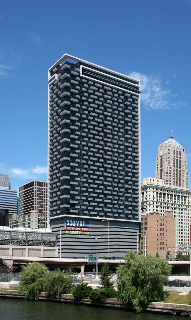 Primary Photo - 235 W Van Buren St
