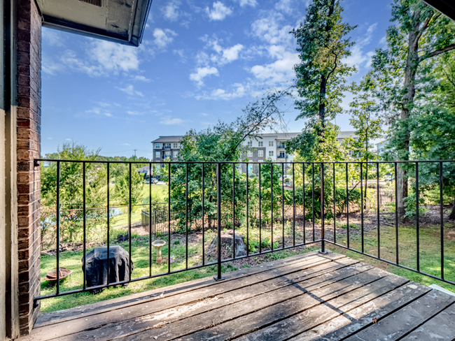 Building Photo - 325 Orchard Trace Ln