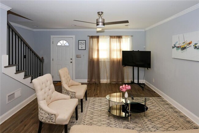 Building Photo - 1809 Vesta Ave