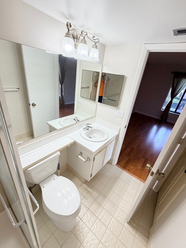 Building Photo - 802 Sky Pine Way