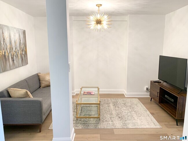 Building Photo - 700 Summer St