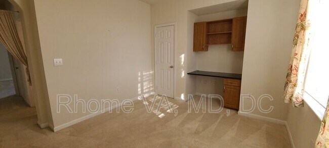 Building Photo - 12917 Centre Park Cir