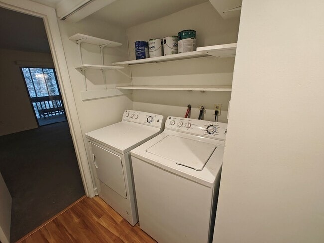 Building Photo - Two bedroom condo