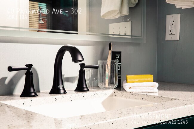 Building Photo - 40 Parkwood Ave