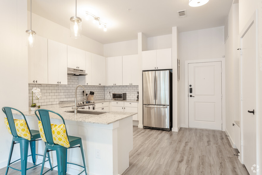 2BR,2BA - 1223SF - KITCHEN - Park 7