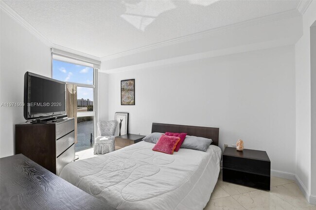 Building Photo - 3370 Hidden Bay Dr