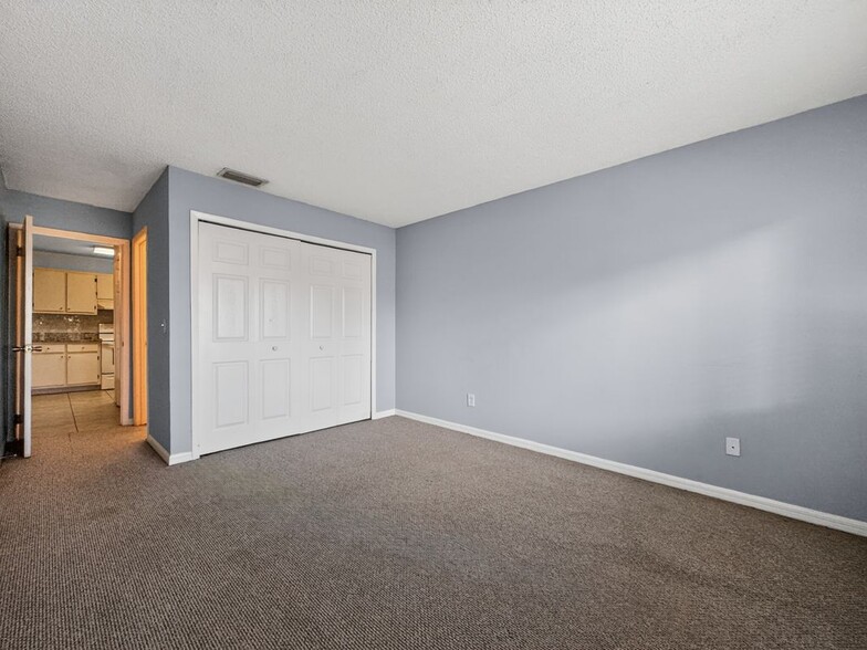 Building Photo - 602 Kenwick Cir