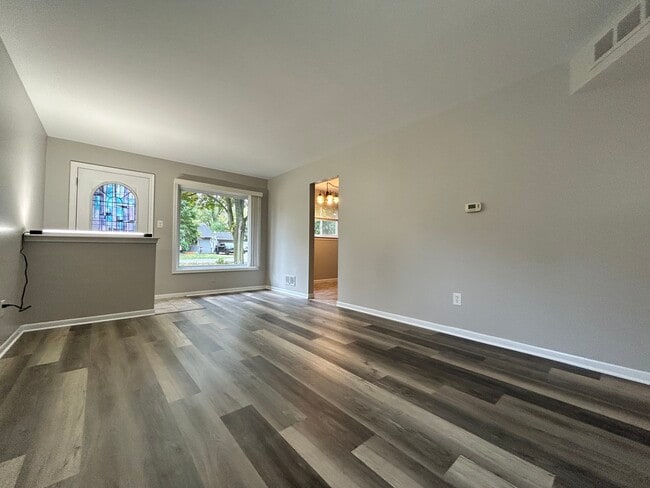 Living room - 28050 Curtis Rd