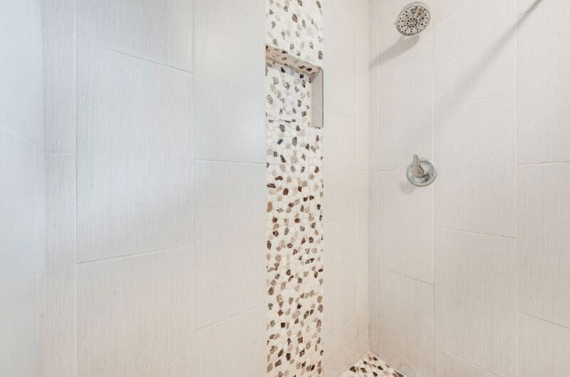 Building Photo - 70 Hui Rd F