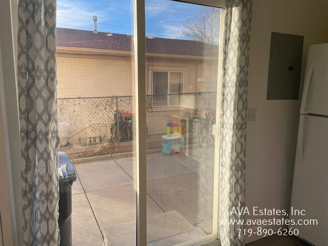 Building Photo - 1815 Montezuma Rd